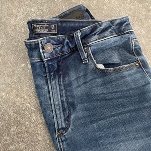 Abercrombie Jeans - Gently worn - Simone High Rise Super Skinny